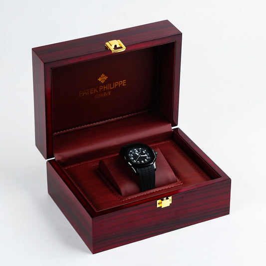 Patek Phillipe Aquanout ( Black )